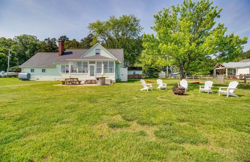 Piney Point Cottage | Waterfront Cottage in Piney Point with Kayaks & Ocean Views