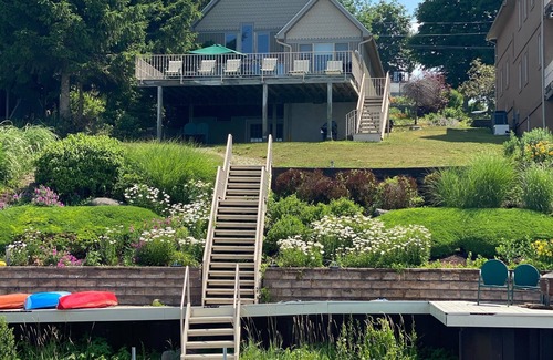 Town of Owasco Cottage | Waterfront Cottage: Dog-Friendly with Pool & Dock Access