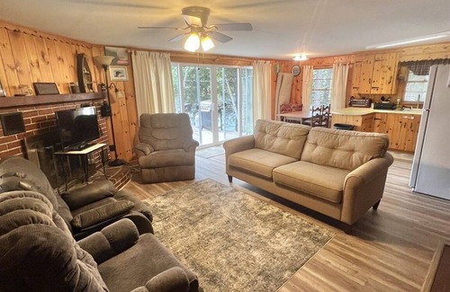 Sebago Cottage | Waterfront Cottage on Barker Pond