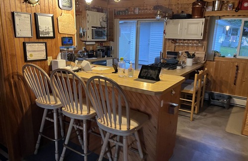 Grenell Cottage | Premier Waterfront Cottage on Grenell Island with Ocean Views