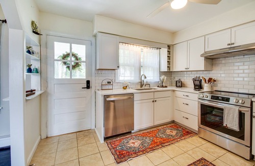 Piney Point Cottage | Relaxing Waterfront Cottage in Piney Point with Kayaks