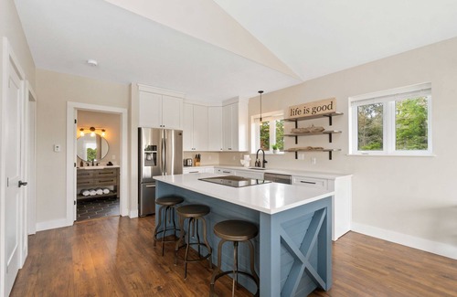 Edwardsburgh/Cardinal House | Modern House Retreat on St. Lawrence River - Guest Rated 9.8