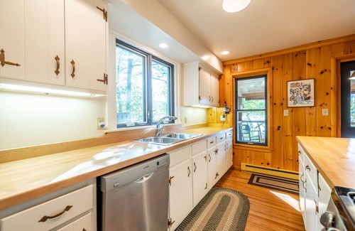 Middlesex Cabin | Scenic Waterfront Cottage with Private Beach Access