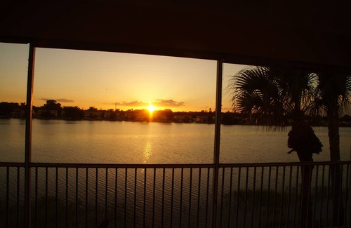 Crown Pointe Apartment | Exceptional Waterfront Crown Pointe with Pool & Ocean Views