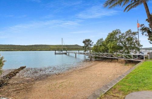 Brisbane Waterfront House | Waterfront Retreat with Deep Water Pontoon & Ocean Views