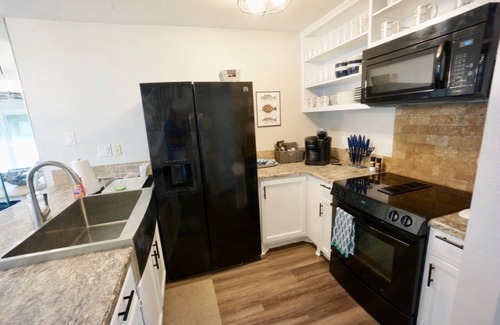 Port O Connor House | Waterfront Escape at Dockside with Ocean Views