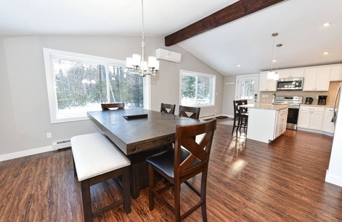 Chocorua House | Exquisite Waterfront Duplex on Chocorua Lake with Hot Tub