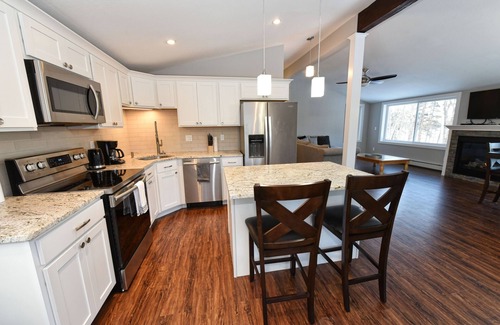 Chocorua House | Exquisite Waterfront Duplex on Chocorua Lake with Hot Tub