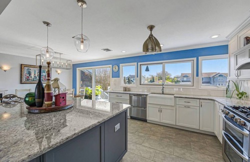 Massapequa House | Unforgettable Waterfront Escape in Long Island, NY