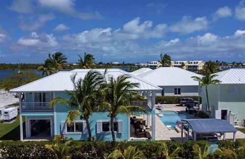 Treasure Cay House | Waterfront Family Retreat with Pool & Boat Access for 30