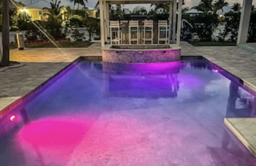 Treasure Cay House | Waterfront Family Retreat with Pool & Boat Access for 30