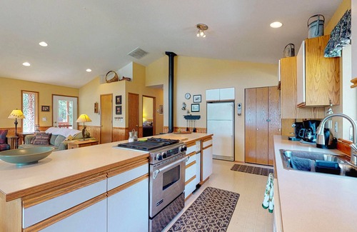 West Hills House | Family-Friendly Waterfront Retreat with Kayaks & Dog Welcoming