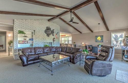 Kingsland House | Waterfront Family Home for 12 w Deck & Lake Views