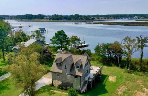 Colington House | Pet-Friendly Waterfront Retreat with Dock & Kayaks Await
