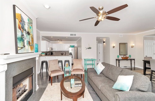 Dadeville Condo | Beautiful Beachfront Retreat with Pool and Kayak Adventures