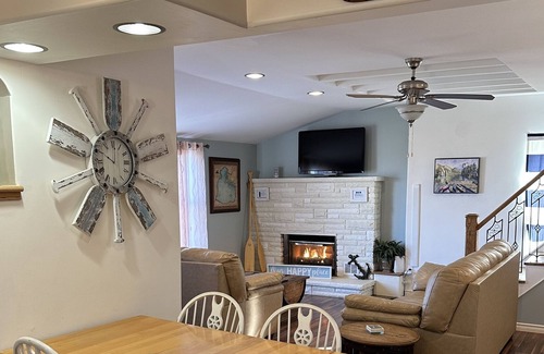 Pointe aux Roches House | Beautiful Waterfront Getaway on Lake St. Clair Awaits