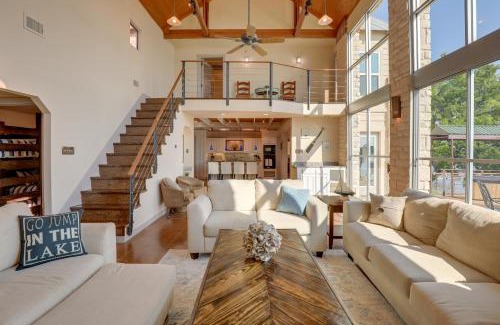 Dennis House | Scenic Granbury House with Deck & Private Dock Awaiting You