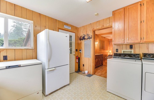 Grapeview Cabin | Scenic Grapeview Escape with Boat Dock and Lake Views