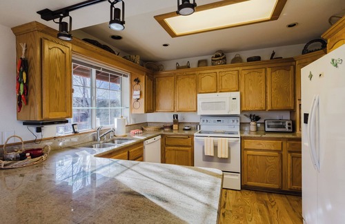 Pagosa Springs Cabin | Waterfront Getaway with Lake View & Kid-Friendly Amenities