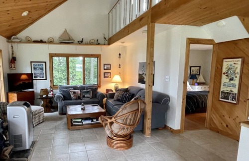 Moriah Center House | Exceptional Waterfront Guest House with Family-Friendly Amenities