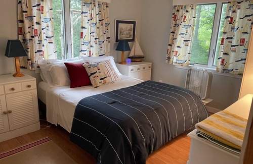 Moriah Center House | Exceptional Waterfront Guest House with Family-Friendly Amenities