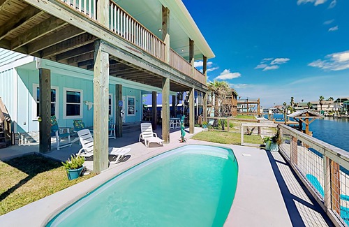 City-by-the Sea House | Waterfront Haven | City-By-The Sea | Dog-Friendly | Private Pool & Dock