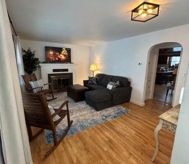 Shawano House | Waterfront home - 35 mins from Lambeau Field