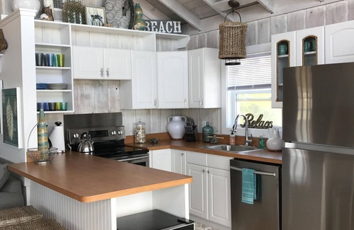 Napeague House | Breathtaking Waterfront Retreat with Sunset Views