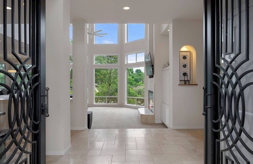 Volente House | Waterfront Home in Volente - Sleeps 14 people