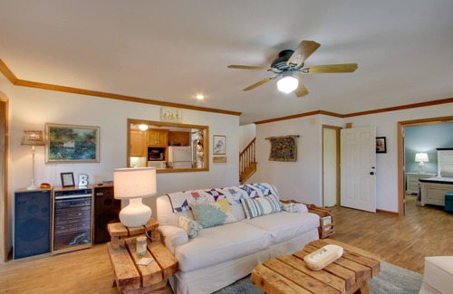 Killen House | Idyllic Waterfront Home Near Wilson Lake with Spa & Breakfast