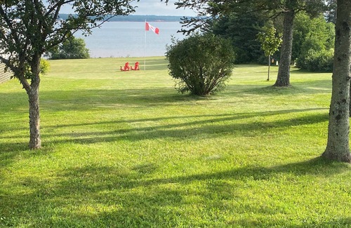 Georgetown House | Waterfront Home of over 2 acres!