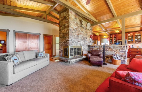 Eldon House | Tranquil Waterfront Home on Hood Canal with Scenic Views