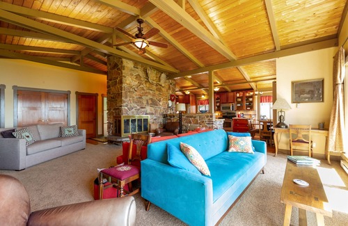 Eldon House | Tranquil Waterfront Home on Hood Canal with Scenic Views