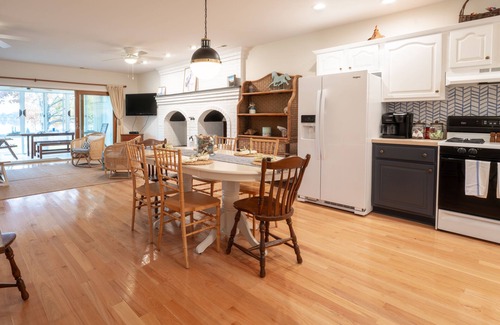 Shady Side House | Charming Waterfront Home on Chesapeake Bay with Ocean View