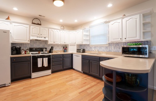 Shady Side House | Charming Waterfront Home on Chesapeake Bay with Ocean View