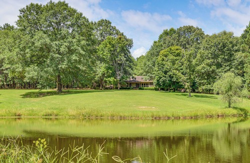 Arkadelphia Cottage | Waterfront Home w/Playground Near Degray & Caddo!