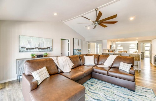 City-by-the Sea House | Waterfront Home with Deck and Pool in City-by-the-Sea
