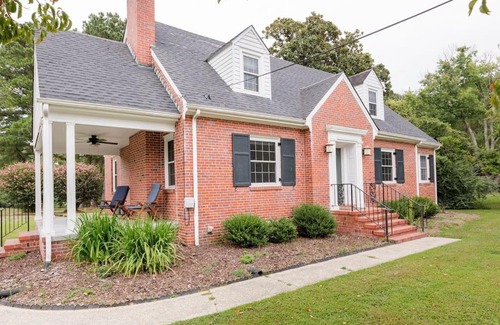 Weems House | Waterfront Home with Boat Dock & Study - Pet Friendly Stay