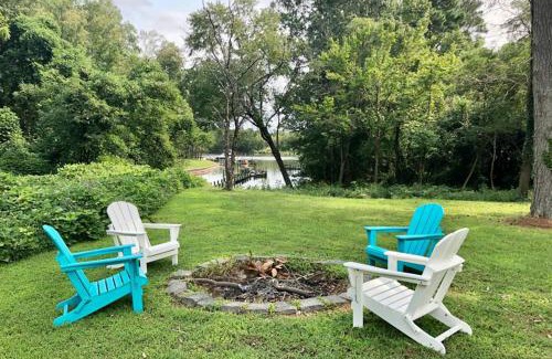Weems House | Waterfront Home with Boat Dock & Study - Pet Friendly Stay