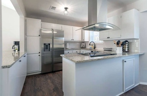 Granbury House | Idyllic Waterfront Retreat with Game Room and Fire Pit