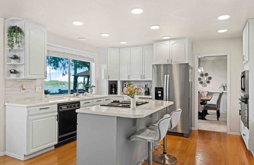 Olympia House | Tranquil Waterfront Retreat with Hot Tub & Mt Rainier Views