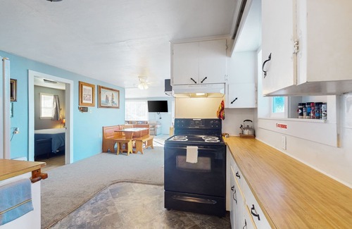 Coos Bay House | Panoramic Bay Views & Beach Access at Waterfront Retreat