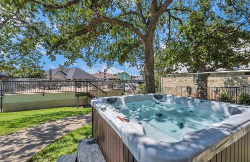 Horseshoe Bay West House | Waterfront Retreat with Boat Slip & Outdoor Patio Space