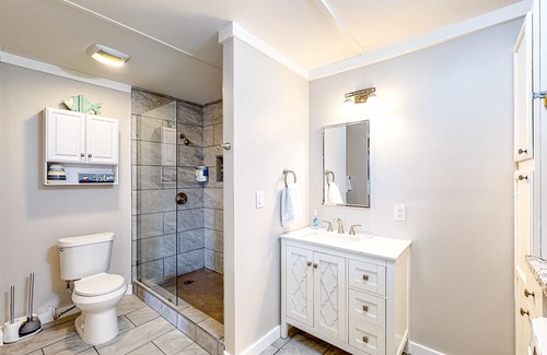 Perdido Key Coves One House | Waterfront Retreat with Tennis, Boat Dock & Ocean Views