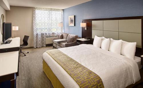 Burlington Hotel | Experience Waterfront Hotel in Vibrant Downtown Burlington