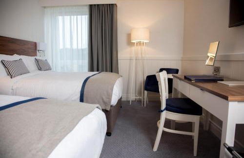 Dungloe Hotel | Inviting Waterfront Hotel Dungloe with Ocean Views