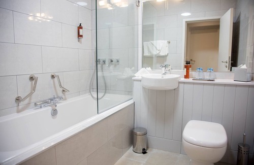 Dungloe Hotel | Cozy Waterfront Hotel Dungloe with Exceptional Amenities