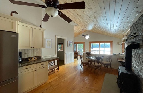 Fitzwilliam House | Scenic Waterfront House on Private Lake with Amazing Sunsets