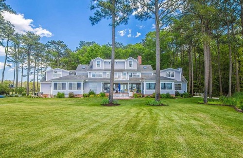 Berlin House | Scenic Waterfront Estate: Sleeps 24 with Oceanfront Views