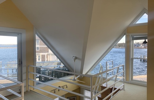 Watch Hill Historic District House | Oceanfront Retreat in Watch Hill - Guest Rated 10/10